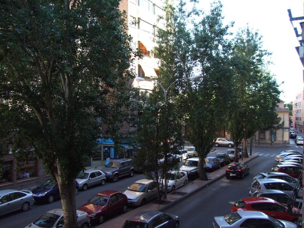 Hostal Jacinto Alcalá de Henares Zewnętrze zdjęcie