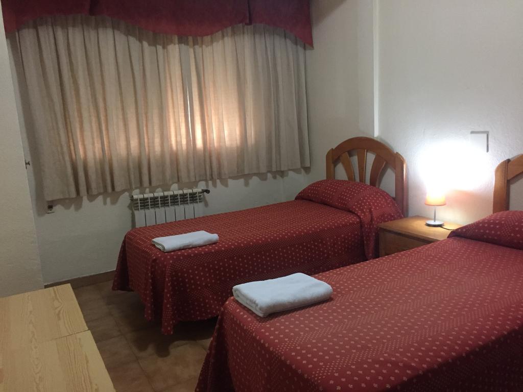 Hostal Jacinto Alcalá de Henares Zewnętrze zdjęcie
